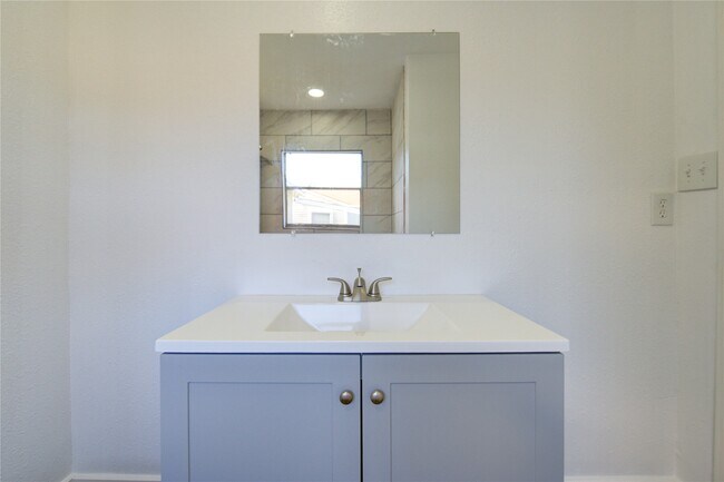 Building Photo - 3020 2nd Ave N