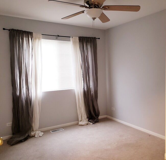 Building Photo - 292 Waterbury Cir