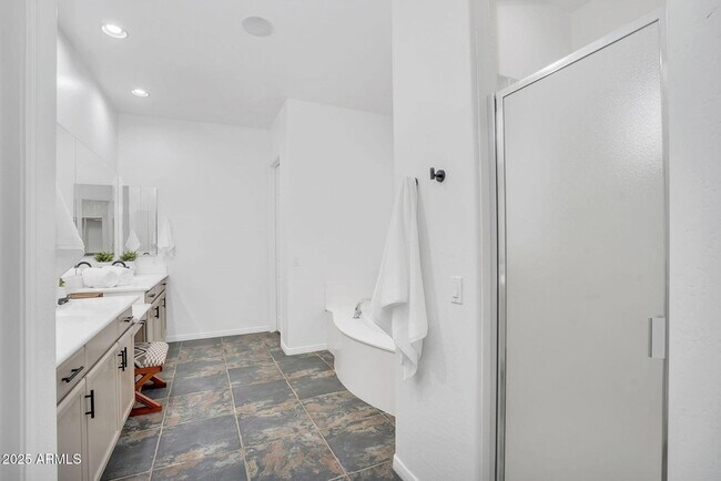 Building Photo - 4756 E Ironhorse Rd