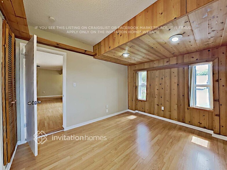 Building Photo - 1195 NW 92nd Ave
