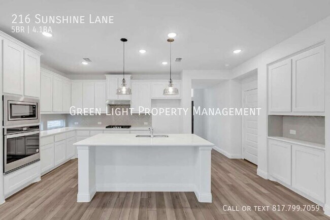 Building Photo - 216 Sunshine Ln