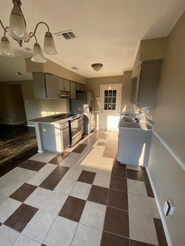 Building Photo - 5824 Storm Dr