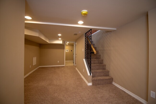 Building Photo - ???Newly Updated, MODERN 2 Bedroom in booming Brewerytown