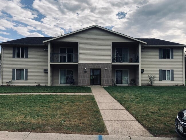 Building Photo - 469 Gibbs St S