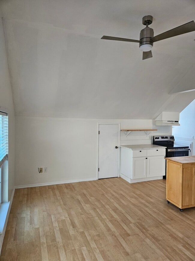 Building Photo - 100 S Shepherd St