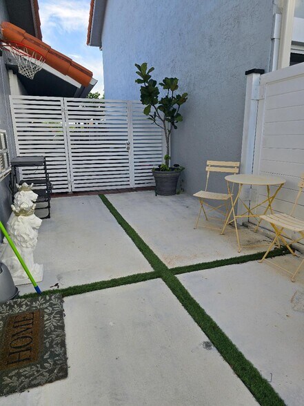 Building Photo - 8934 Grand Canal Dr