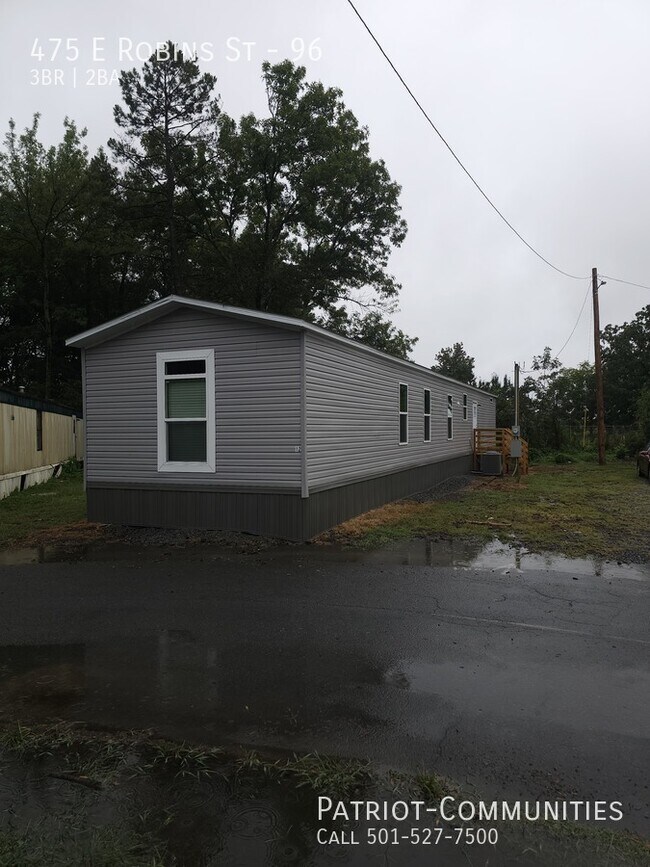 Building Photo - 475 E Robins St