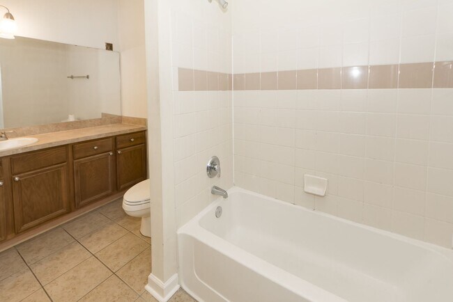 Building Photo - 2 Bedroom 1 Bath Condo in Concord West of the Ashely - West Ashley