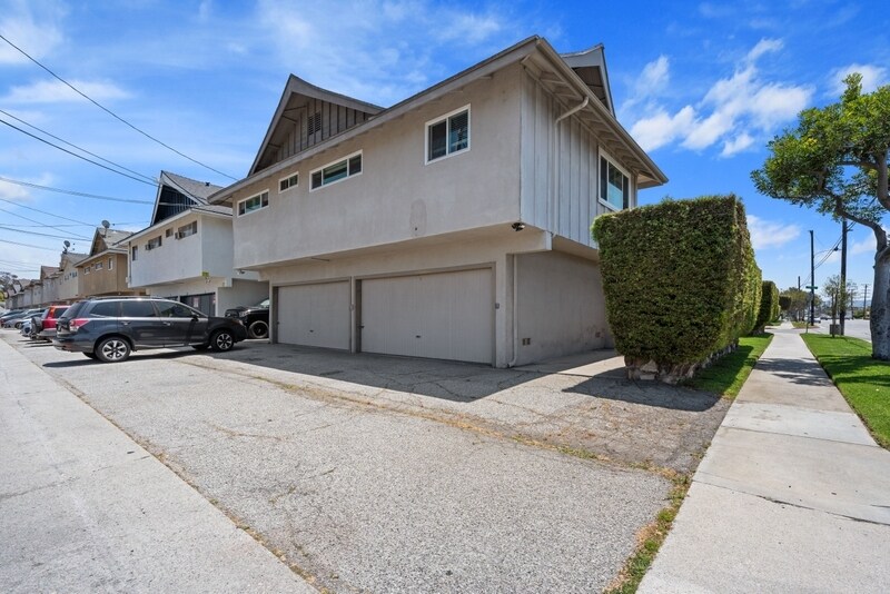 Building Photo - 3953 W 178th St