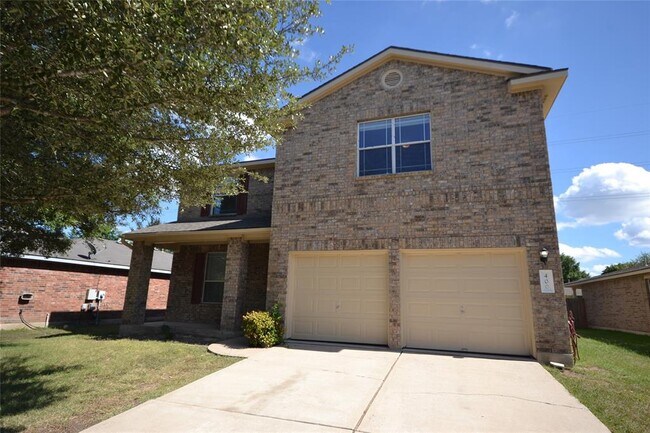 Primary Photo - 400 Washington Square Dr