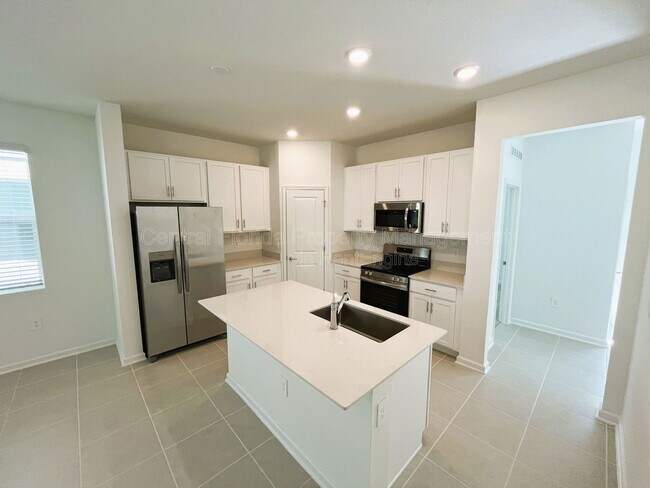 Building Photo - 2080 Rider Rain Ln