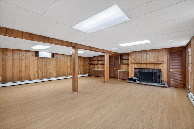 Building Photo - 9 Harbor View S