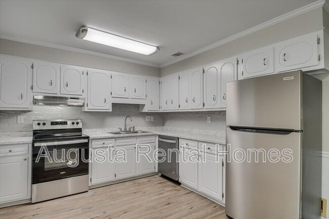 Building Photo - 2314 Rutherford Ave