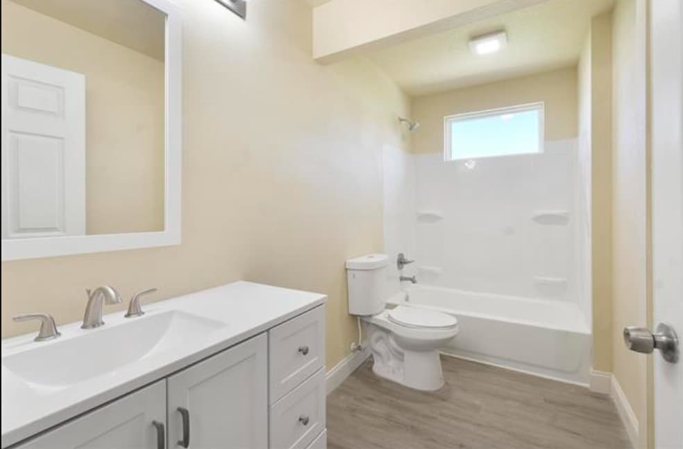 2nd Bath - 641 Cathedral Pl