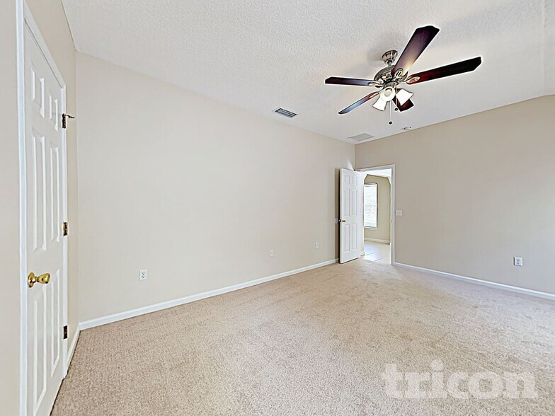 Building Photo - 5555 Village Pond Cir