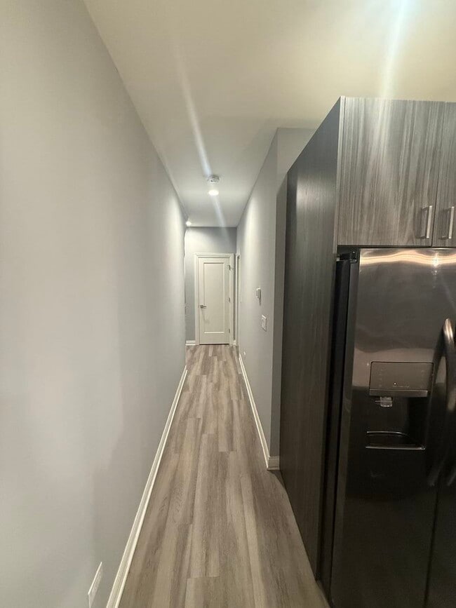 Building Photo - 4525 S Prairie Ave