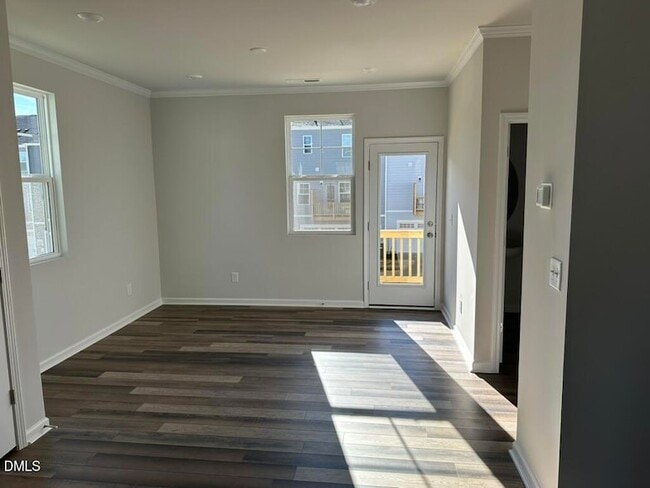 Building Photo - 451 Deercroft Dr