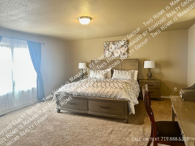 Building Photo - 3755 Reindeer Cir