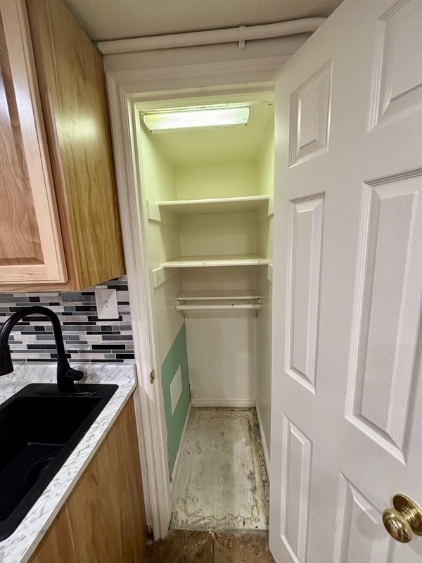 Building Photo - 1643 S State St