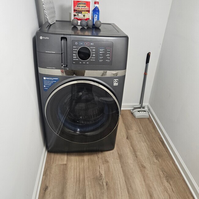 Building Photo - 220 Gumlog Dr