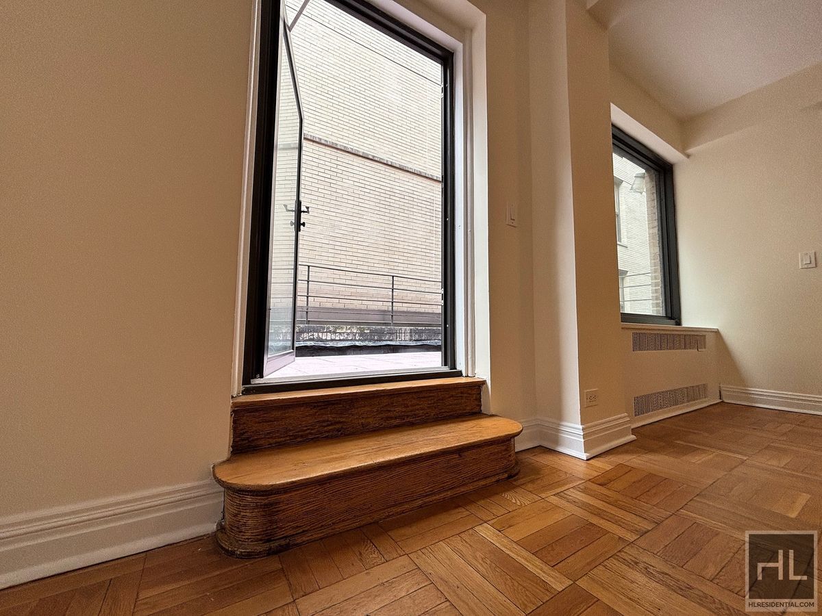 Building Photo - EAST 56 STREET