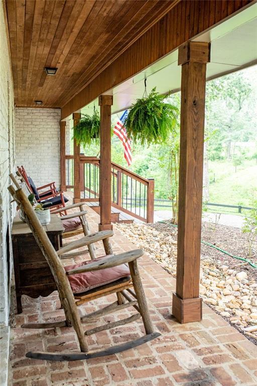 Building Photo - 728 S McCollum Dr