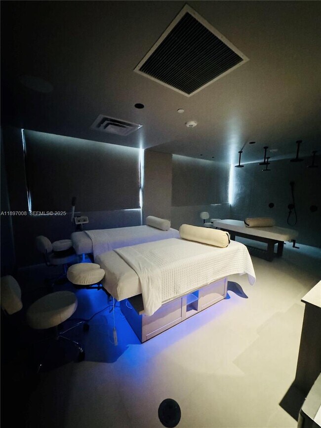 Building Photo - 159 NE 6th St