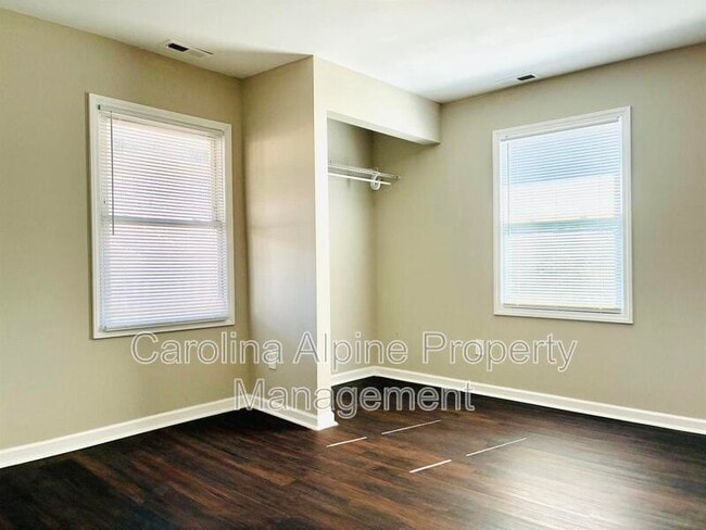 Building Photo - 317 N Dilling St