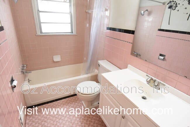Building Photo - 3131 N 63rd St