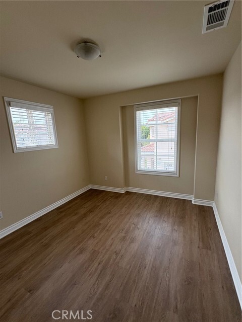 Building Photo - 4018 Stewart Ave