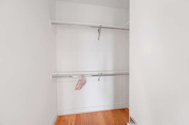 Building Photo - 2239 N MacGregor Way