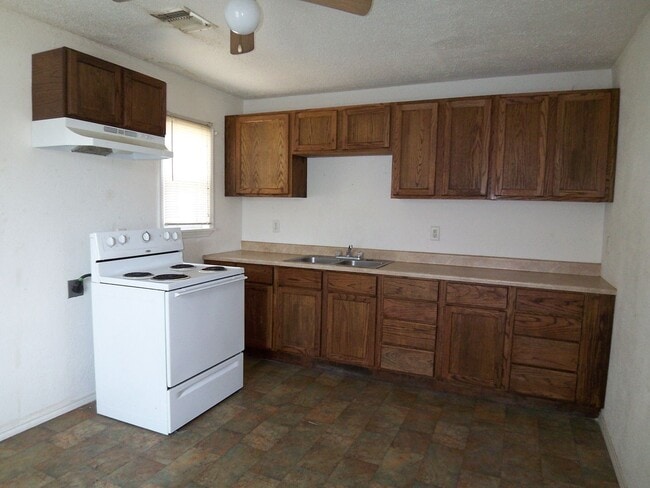 Building Photo - 1406 SW 46th Ave