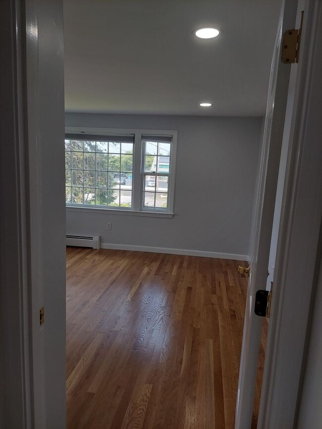 Building Photo - 435 MA-28