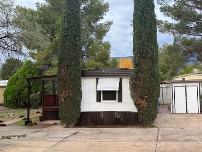 Primary Photo - 3 Bedroom 2 Bath Single Wide Mobile - Cont...