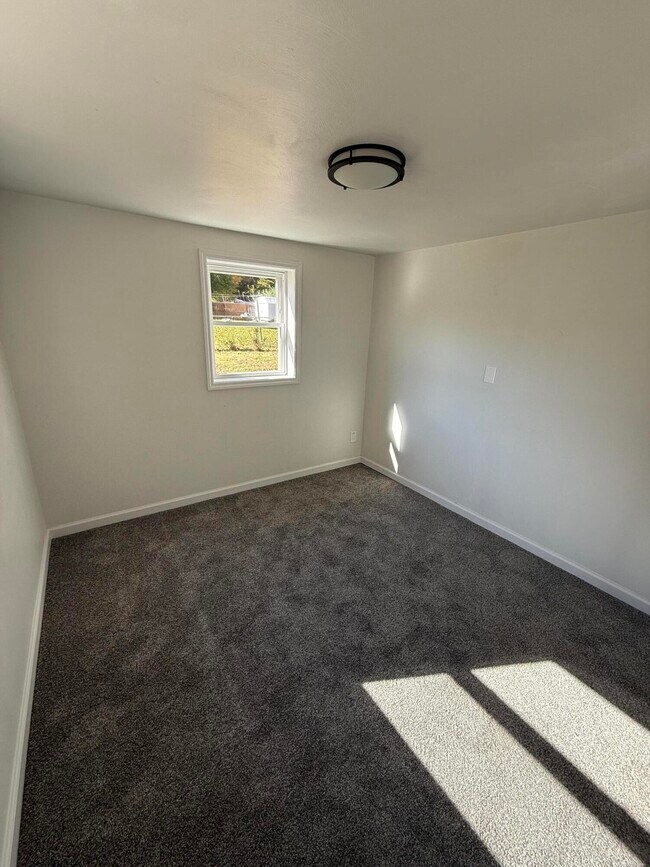 Building Photo - 2608 Dorchester Dr NW