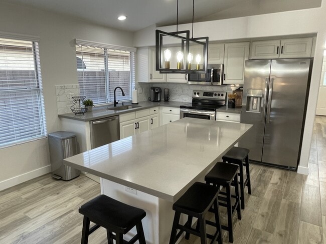 Kitchen - 1882 W Springfield Way
