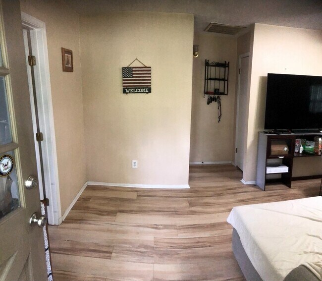 Building Photo - 17910 Strack Farm Rd