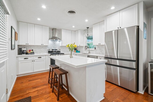 Building Photo - 2407 Willowby Dr