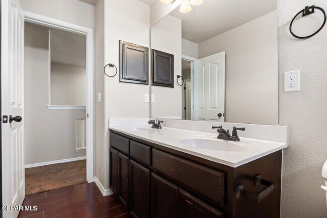Building Photo - 2047 Dreamlight Pl