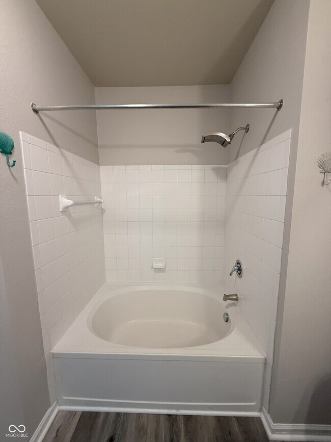 Building Photo - 12880 University,Unit 3b Crescent