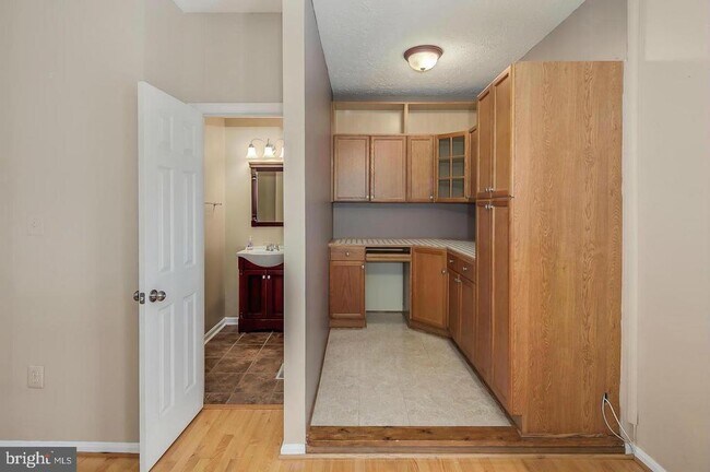 Building Photo - 44102 Tippecanoe Terrace