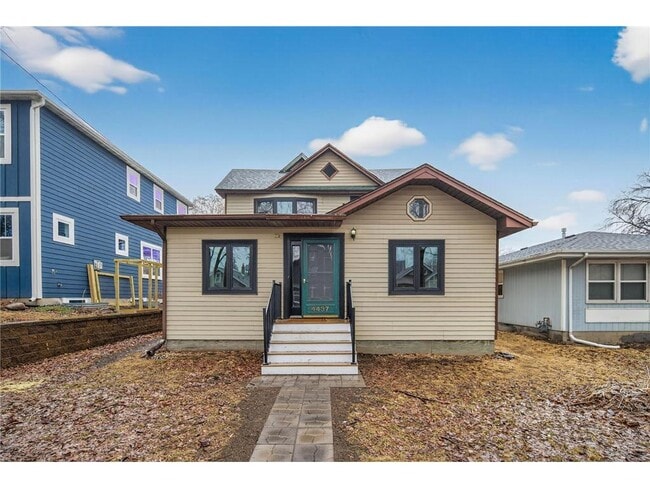 Building Photo - 4437 1st Ave S