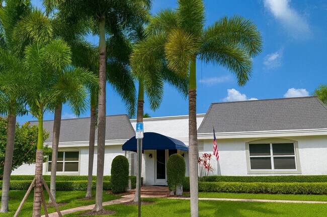 Building Photo - 916 NE 27th Ave