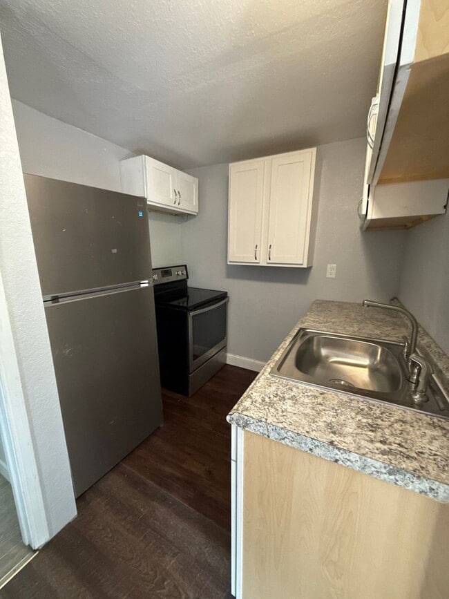 Building Photo - Quiet and Affordable
