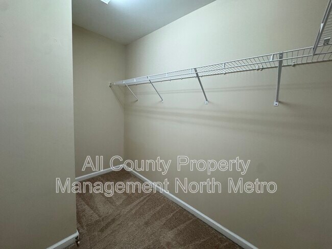Building Photo - 837 Ivy Vine Pl