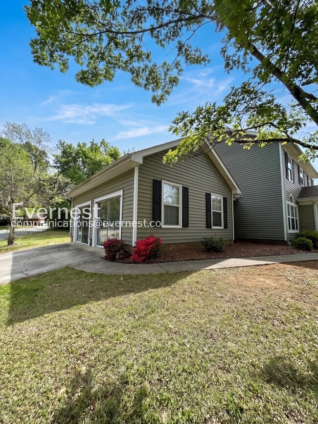 Building Photo - 9601 Marshbrooke Rd