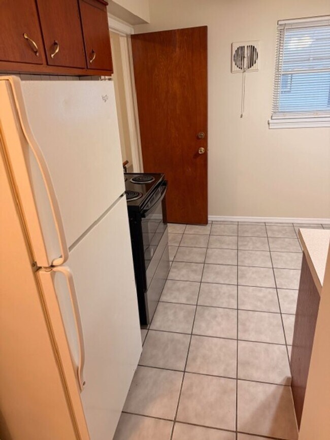 Building Photo - Freshly Transformed 3 Bed Home with Modern Upgrades!