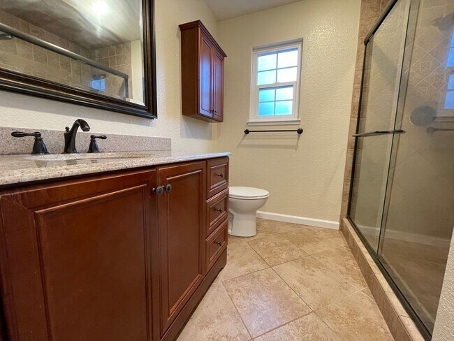 Building Photo - Spacious Citrus Heights Home with 3-Car Garage & Ample Storage