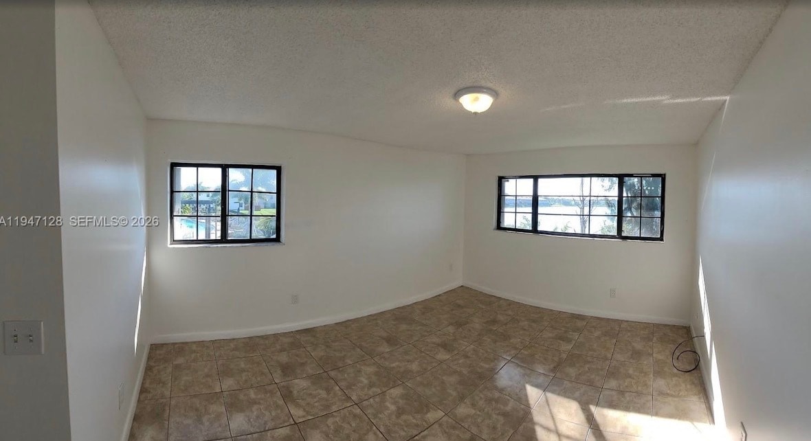 Building Photo - 468 NE 206th Ln