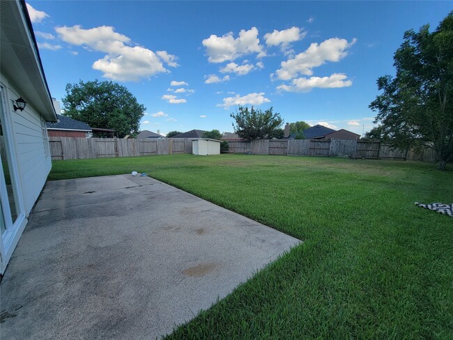 Building Photo - 15010 Sparks Ct